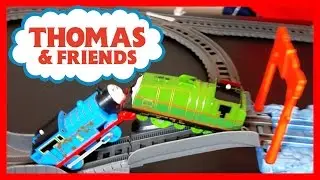 PLAYTIME Thomas and Friends Close Call Cliff TOY TRAIN Play Set