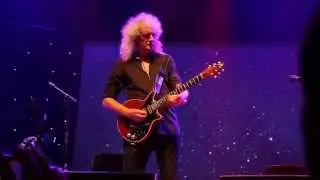 Brian May - Guitar Solo & Last Horizon (Live in Milan 2013)