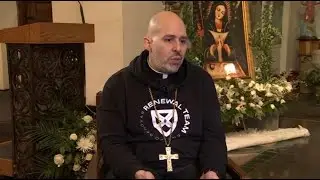 Orgullo dominicano: Sacerdote rapero se convierte en el obispo más joven de Estado Unidos