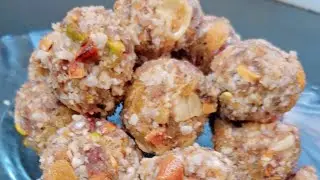 Bina cheeni ke ladoo #ladoo #cheeni #radhakrishna #radheradhe #mahadev #trending #foodvlog #viral 