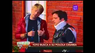 Toto y Andrés de León canta serenata en 