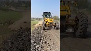 &ldquo;Scrap material&rdquo;W120R&rdquo;Outside.#cat #roadconstruction !!😯