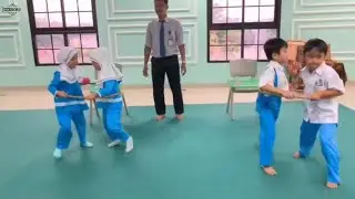 Games Memindahkan Bola Dengan Hola Hop