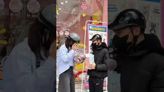 Nh&igrave;n c&aacute;c đ&ocirc;i tặng nhau blindbox m&agrave; ph&aacute;t th&egrave;mmm  #mojichannel #mojivn #unbox #shopping #blindbox