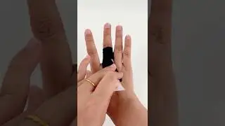 Kinesiology tape can relax soft tissue and prevent middle finger tenosynovitis.