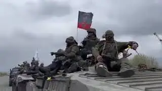 Soldiers of Donetsk Peoples Republic saying goodbye to their wives