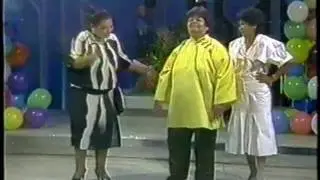 Doña Buding meets Doña Delilah of John en Marsha (in Tagalog)
