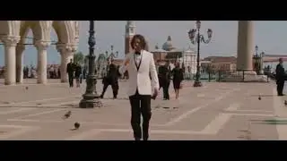 Johnny depp smoking & walking