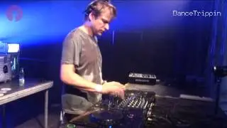 Mutant Clan - Talking Deep [played by Timo Maas]