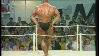 Geir Borgan Paulsen posing at 1992 FIBO