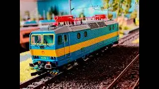 Model dvojsystémovej elektrickej lokomotívy 363 136-3 (,,ESO,,)