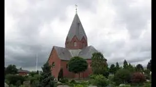 Hadsund kirke og dens klokkespil