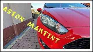 Fiesta mk7. Budżetowy ASTON MARTIN? Kr&oacute;tki pokaz czerwonej strzały