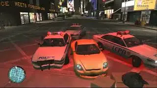 Niko Blows Up Police Cars in a Street Battle | GTA IV Chaos
