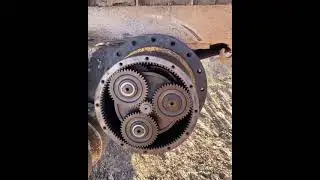 planetary gear working in excavator