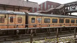 𝙏𝙚𝙟𝙖𝙨 𝙀𝙭𝙥𝙧𝙚𝙨𝙨 𝘼𝙧𝙧𝙞𝙫𝙞𝙣𝙜 𝘼𝙩 𝙈𝙖𝙙𝙜𝙤𝙖𝙣 .#trainspotting #madgoa #indianrailways #trains #goa#