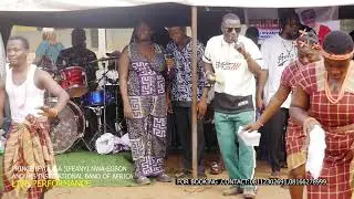 Ika Musician.      Prince Ify Performs 