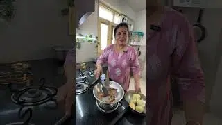 स्कूल लंच से नास्तेकी tableतक सबका पसंदीदा गरमागरम अमृतसरीtandoori आलू parantha गैस पर न घी न butter