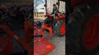 Kubota L3901 - Quick Hitch - Using the quick hitch for the first time on the Kubota L3901