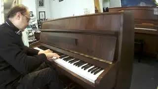 Piano droit Calisia 109