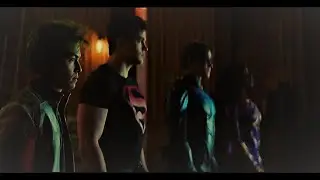 Titans S03E01 FIRST FIGHT VS GIZMO
