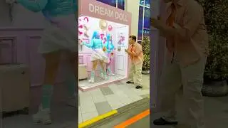 chose a live mannequin for himself&hellip;😳🤭 #owo #twins #uwu