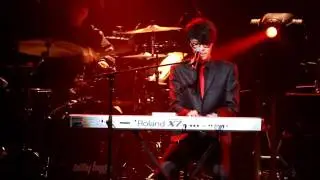Khalil Fong Sings a Stevie Wonder Cover of Superstition Live in Melbourne '10