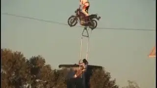 Motorcycle High Wire Aerial Thrill Show v22WWmb150303
