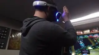 Elder Link tries Hatsune Miku VR Future Live Demo