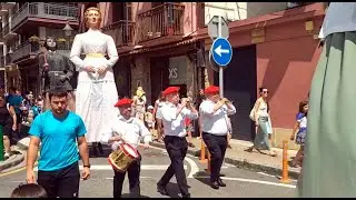 Gaiteros de Estella. Gigantes. Zarautz, 2025