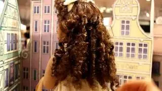 Kidz N Cats Doll Laura By Sonja Hartmann - Demonstration How To Arrange Curls