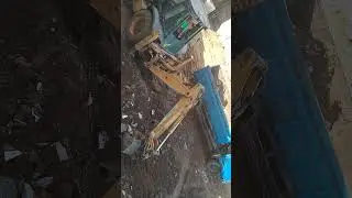 BONGKAR BANGUNAN PAKAI BEGO DOLZER EKSKAVTOR BEGO DI KESAMBEN BLITAR P6
