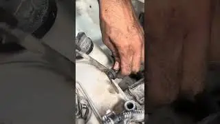 Blue smoke from the exhaust? Make sure to check this one-way valve first!#automobile #machine #tools