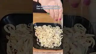 देखिये बची हुई रोटी का कमाल 🤩 | Leftover Chapati Noodles Recipe #shorts