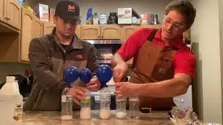 Producing CO2 with vinegar and baking soda. (Chemistry Experiment