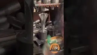 Vertical tube expander for round tubes.
