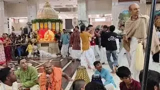 🕺💃 Bhajan Kirtan Dancing 🙏 | ISKCON Surat | Radha Damodar Temple Darshan 🌸