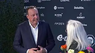 Markus Haas im Gespr&auml;ch mit Marion von Haaren beim MMK24