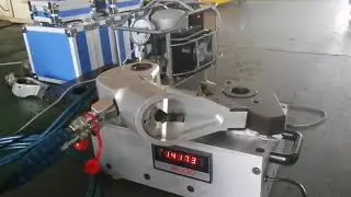 Hydraulic torque wrench calibration equipment testing