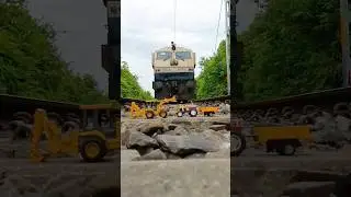 Train VS JCB & Tractor