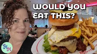 Retro 50s Diner Experience 🍔 The Jukebox Burger Challenge at Sunliner Diner