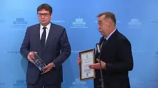 Вручение Премии Правительства РФ в области качества основателю ИНВИТРО Александру Островскому