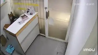 ASI FUE EL VIOLENTO ASALTO A UN LOCAL DE LA GALERIA TONSA EN MENDOZA, A PLENA LUZ DEL DIA #mendoza