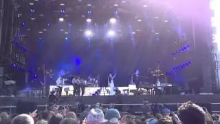 Paloma Faith perfoming Agony at Isle of Wight Festival 2013