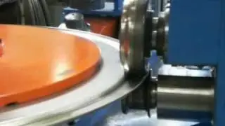 Màquinas para cortar y bordonar Sheet Metal Men.wmv