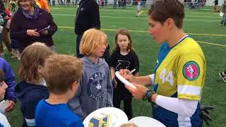 Robyn Wiseman Signs Autographs for Kids in AUDL Debut