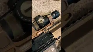 Battle of the optics LPVO vs ACOG vs Eotech #foryou #bestoptic #tacticalgear #combat