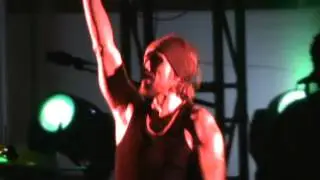 MACACO - Festival MUMES El M&eacute;dano 2012 - Con la mano levantada
