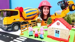 Bebek videoları. Oyuncak domuz Peppa ailesi i&ccedil;in yeni bir ev. &Ccedil;ocuklar i&ccedil;in inşaat oyunu.