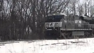 Norfolk Southern 22K Train Heads East